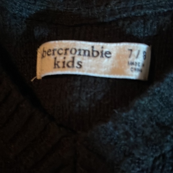 Abercrombie kids black sweater size 7/8 - Picture 3 of 3